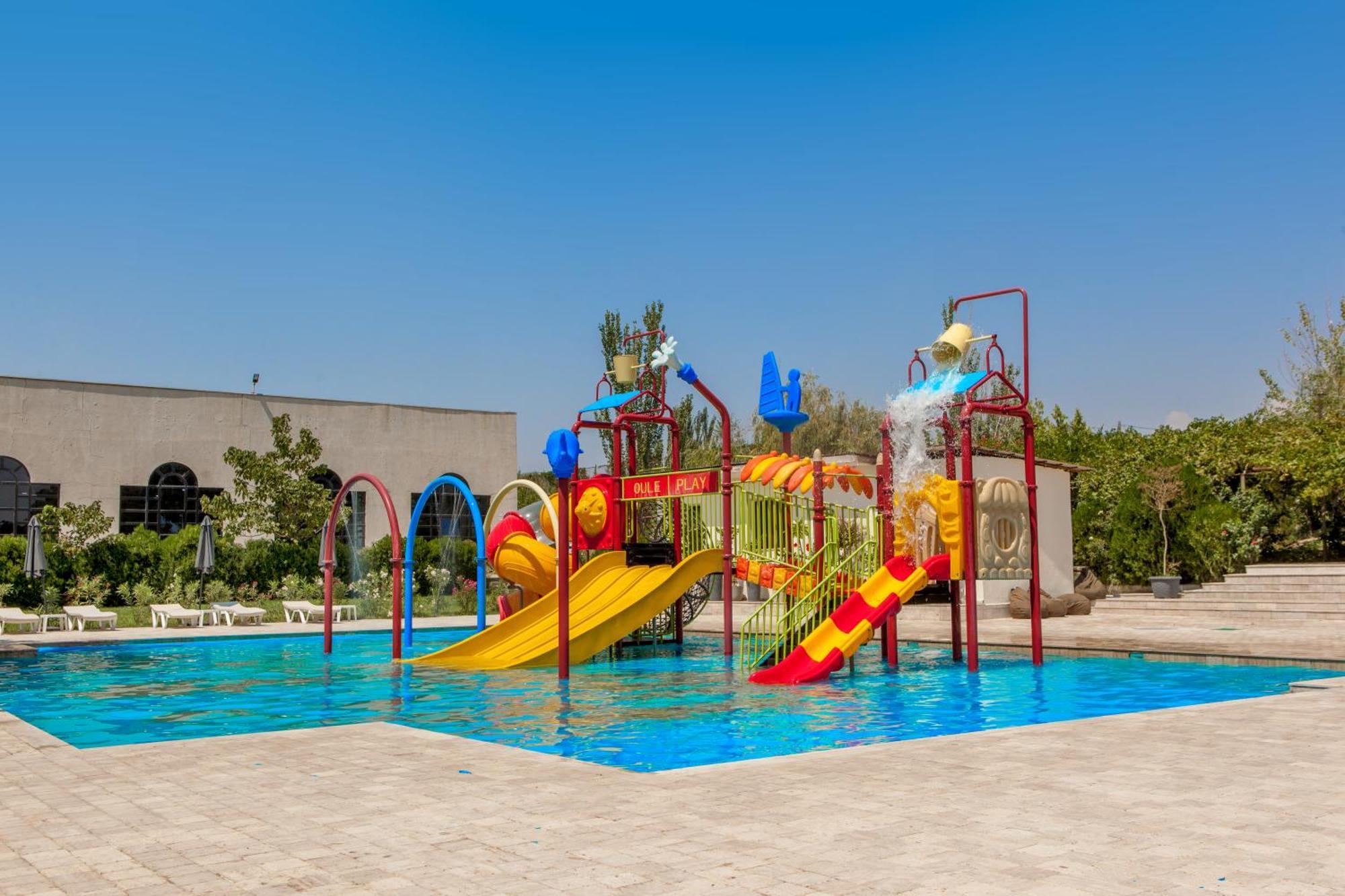 יירבאן Cross Resort Hotel מראה חיצוני תמונה